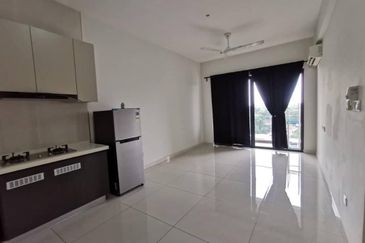 Baypoint @ Country Garden Danga Bay