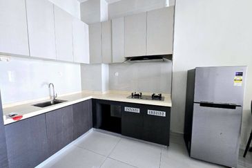 Baypoint @ Country Garden Danga Bay