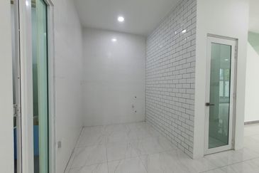 Austin Residence @Taman Mount Austin