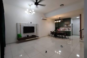 Setia Tropika House For Sale