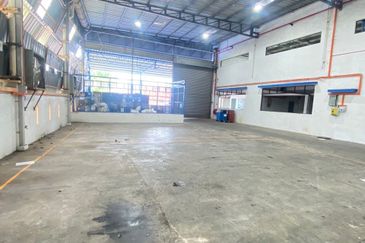 Gelang Patah Semi-D Corner Factory For Rent