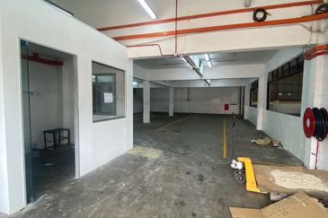 Gelang Patah Semi-D Corner Factory For Rent