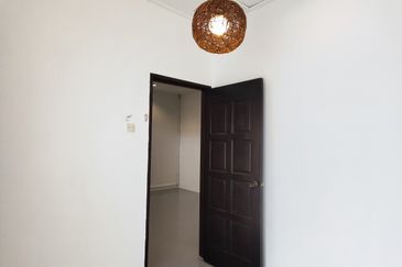 Putra Heights nice 2 storey house for Rent: