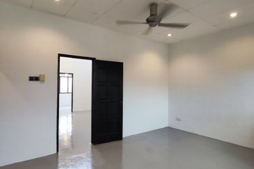 Putra Heights nice 2 storey house for Rent: