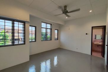 Putra Heights nice 2 storey house for Rent: