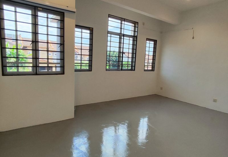 Putra Heights nice 2 storey house for Rent: