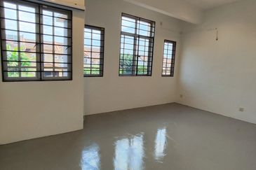 Putra Heights nice 2 storey house for Rent: