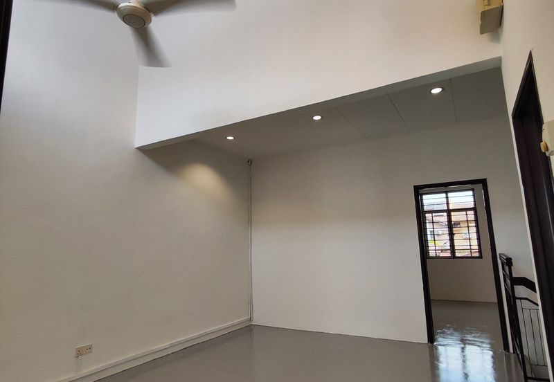 Putra Heights nice 2 storey house for Rent: