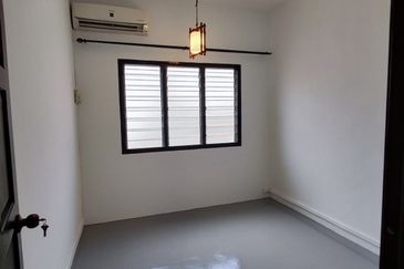 Putra Heights nice 2 storey house for Rent: