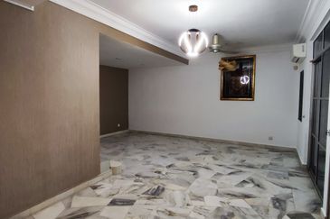 Putra Heights nice 2 storey house for Rent: