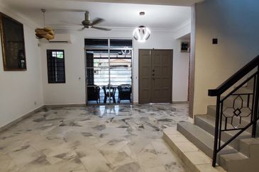 Putra Heights nice 2 storey house for Rent: