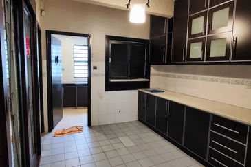 Putra Heights nice 2 storey house for Rent: