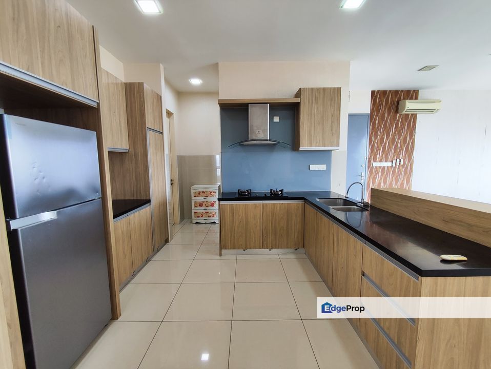 Partial Furnished unit Trigon Luxury Bandar Puchong Jaya for Sale, Selangor, Puchong