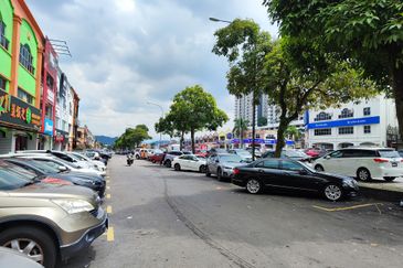 Pusat Perdagangan Seri Kembangan