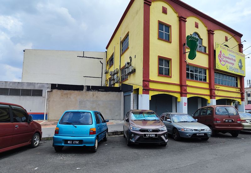 Pusat Perdagangan Seri Kembangan