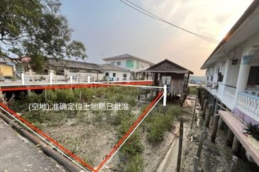 Pontian Kukup big residential land at tourism hot location for sale