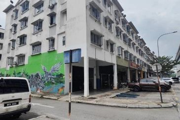 Dataran Otomobil, Seksyen 15