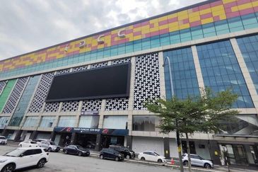 Dataran Otomobil, Seksyen 15