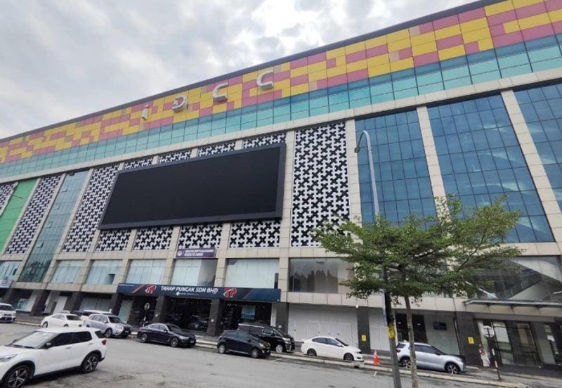 Dataran Otomobil, Seksyen 15