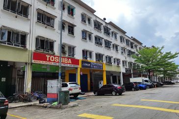 Dataran Otomobil, Seksyen 15