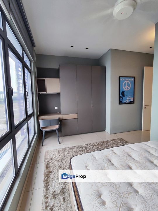 Nice Renovation, walk to lrt, low density, brand new unit, Selangor, Puchong