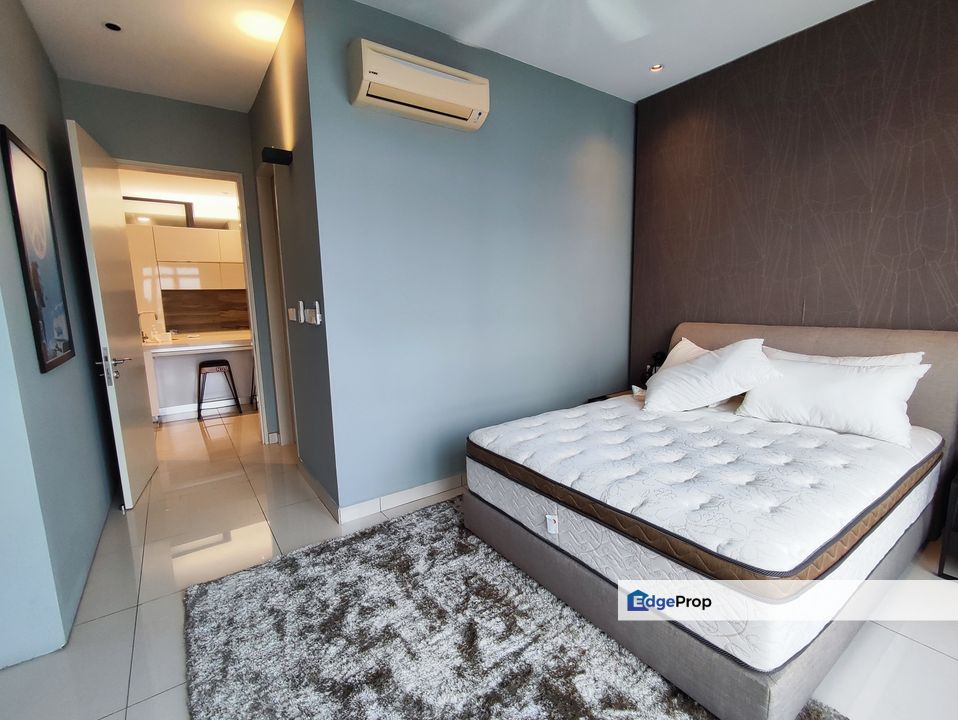 Nice Renovation, walk to lrt, low density, brand new unit, Selangor, Puchong