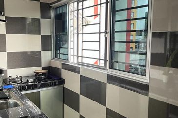 Green Suria Apartment