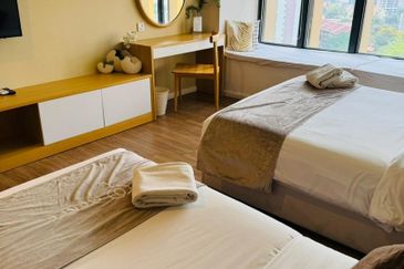 EXSIM | Ceylonz Suites