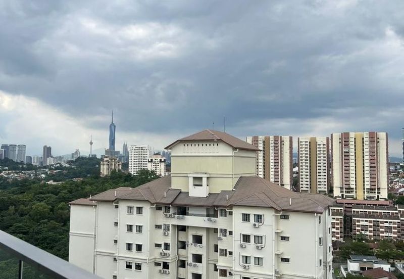 Papillon Desahill Condominium