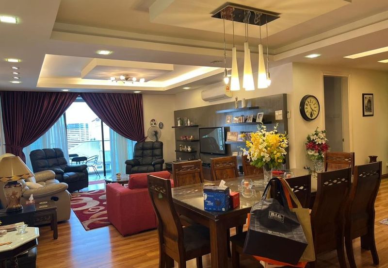 Papillon Desahill Condominium