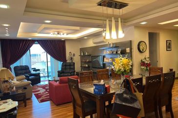 Papillon Desahill Condominium