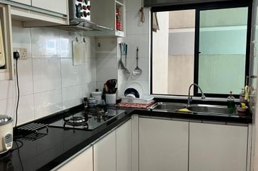 Papillon Desahill Condominium