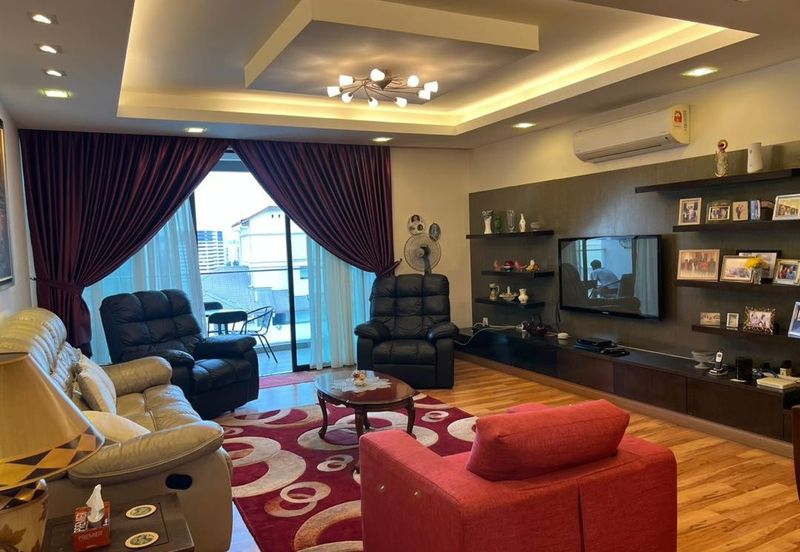 Papillon Desahill Condominium