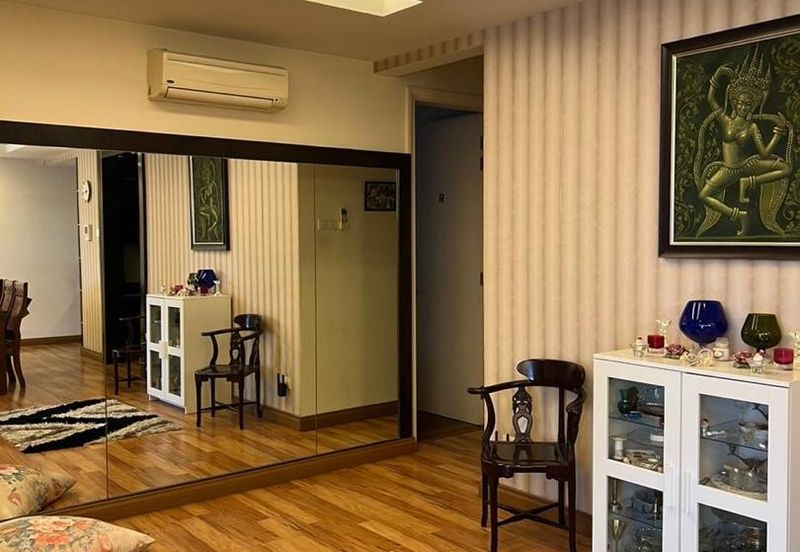 Papillon Desahill Condominium