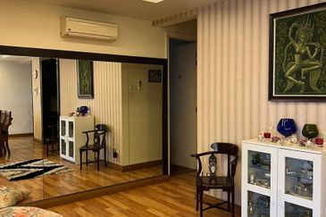 Papillon Desahill Condominium