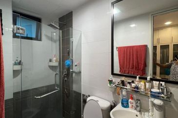 Papillon Desahill Condominium