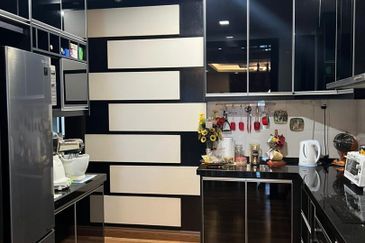 Papillon Desahill Condominium