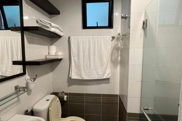 Papillon Desahill Condominium