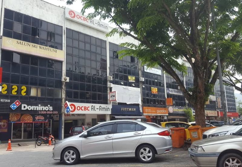 Taman Melawati 2.5sty Shop. Tenanted. Walking Distance Banks & Mall. Good for Investment 