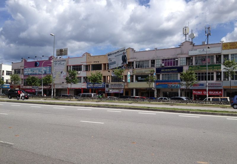 Tenanted. Walking distance Banks & Malls. Facing jln genting klang. Good for Investment