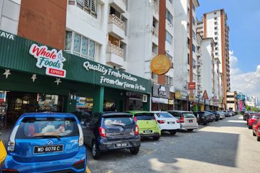 Tenanted. Walking distance Banks & Malls. Facing jln genting klang. Good for Investment