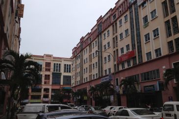 Ground floor shop for rent. Diamond Square. Setapak. Jln gombak