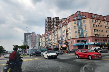 Ground floor shop for rent. Diamond Square. Setapak. Jln gombak