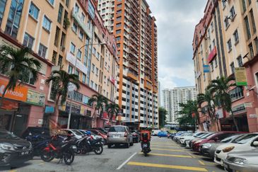 Ground floor shop for rent. Diamond Square. Setapak. Jln gombak