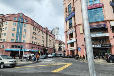 Ground floor shop for rent. Diamond Square. Setapak. Jln gombak