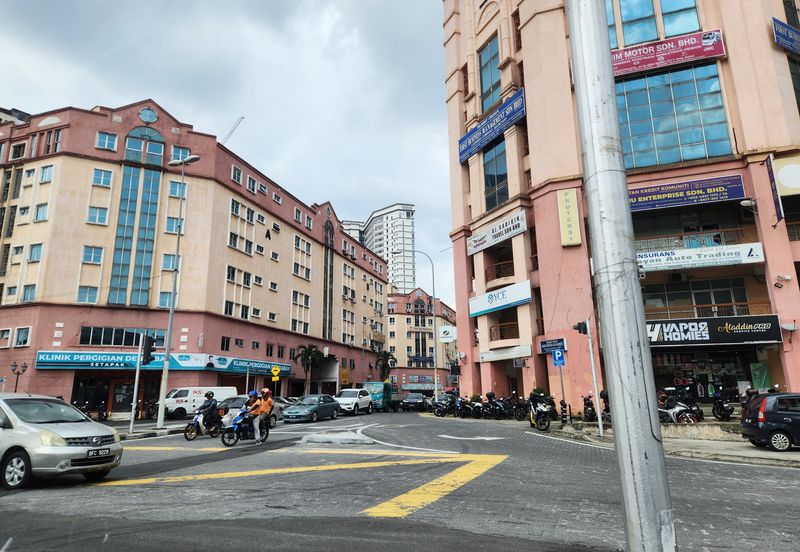 Ground floor shop for rent. Diamond Square. Setapak. Jln gombak