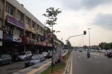 Corner shop for rent. Walking distance Banks & Malls. Crowded Commercial Area in Setapak