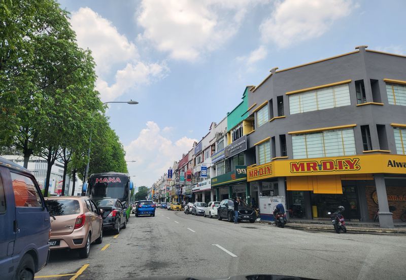 Setapak Factory For Rent. Plenty of parking spaces. Walking distance to Banks and Malls