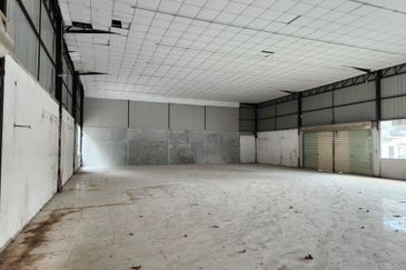 Setapak Factory For Rent. Plenty of parking spaces. Walking distance to Banks and Malls