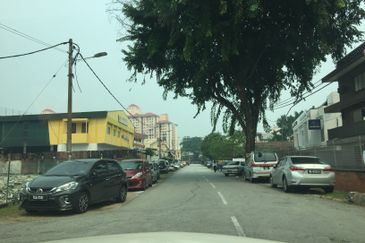 Setapak Factory For Rent. Plenty of parking spaces. Walking distance to Banks and Malls